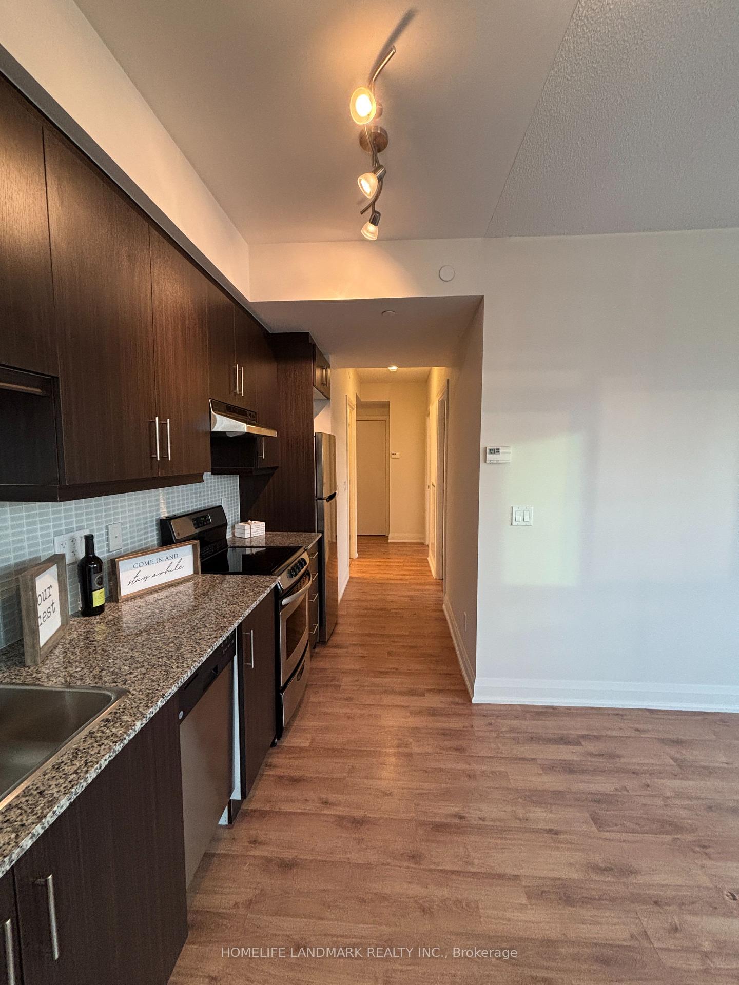 2 Bedrooms Condo at 68 Canterbury,  Toronto For sale