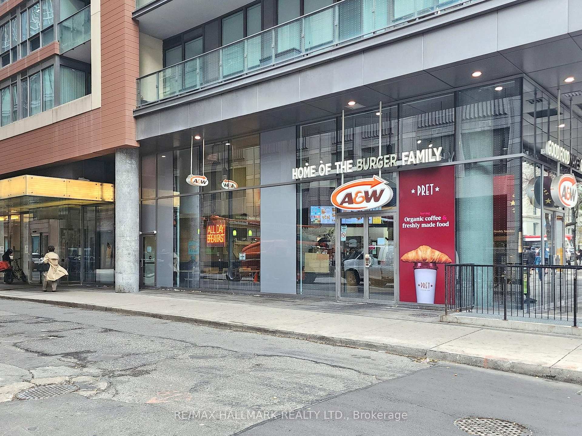 2 Bedrooms Condo at 8 Mercer, Toronto For sale