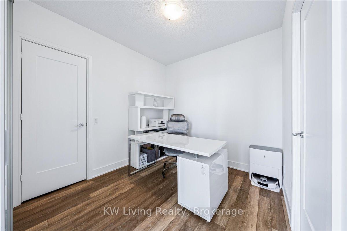 2 Bedrooms Condo at 70 Annie Craig, Toronto For sale