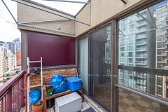 89 Mccaul Street 923
