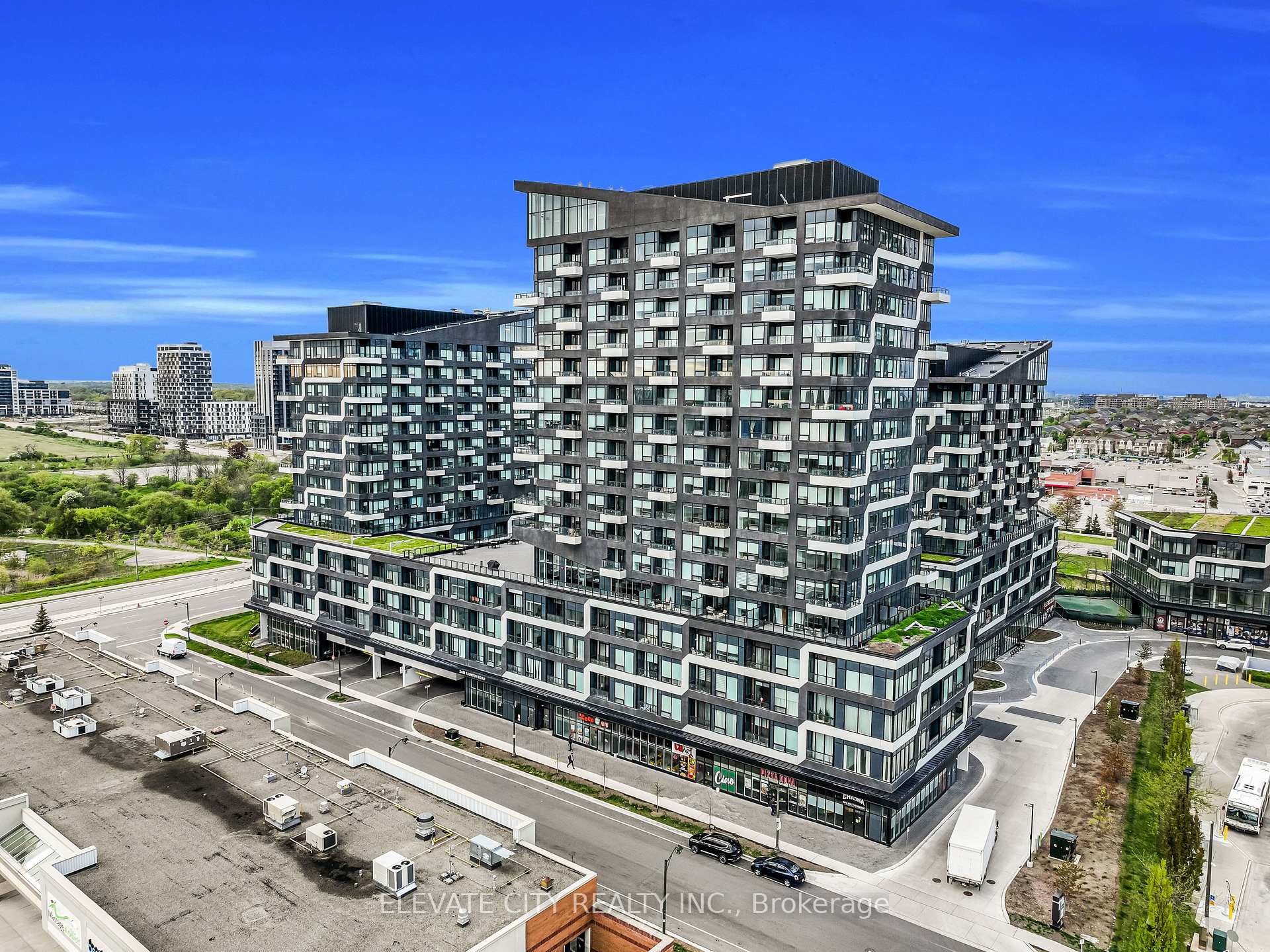 2 Bedrooms Condo at 2489 Taunton, Oakville For sale