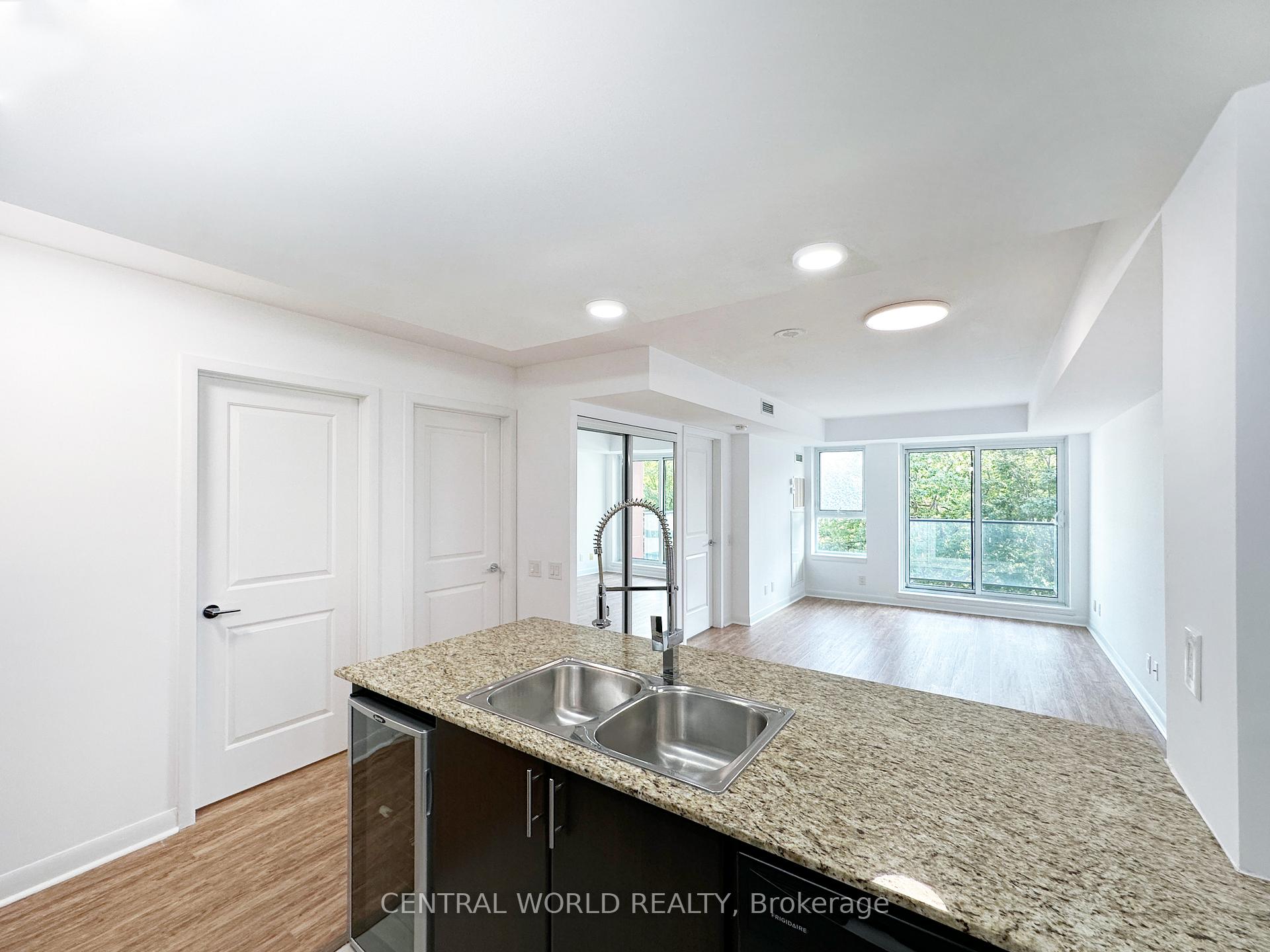 2 Bedrooms Condo at 25 Town Centre,  Toronto For sale