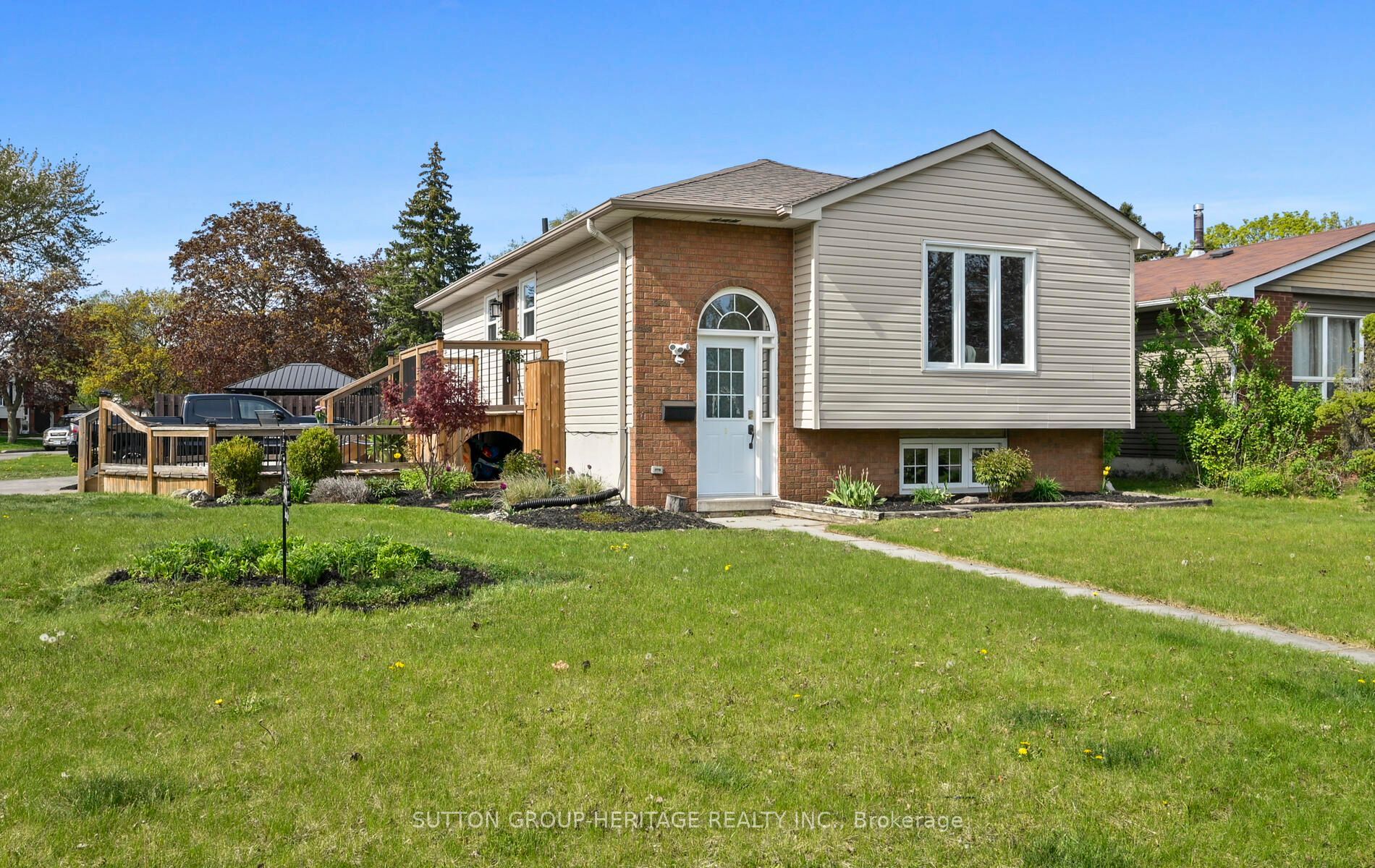 194 seneca Avenue, Oshawa, ON L1G 7S6