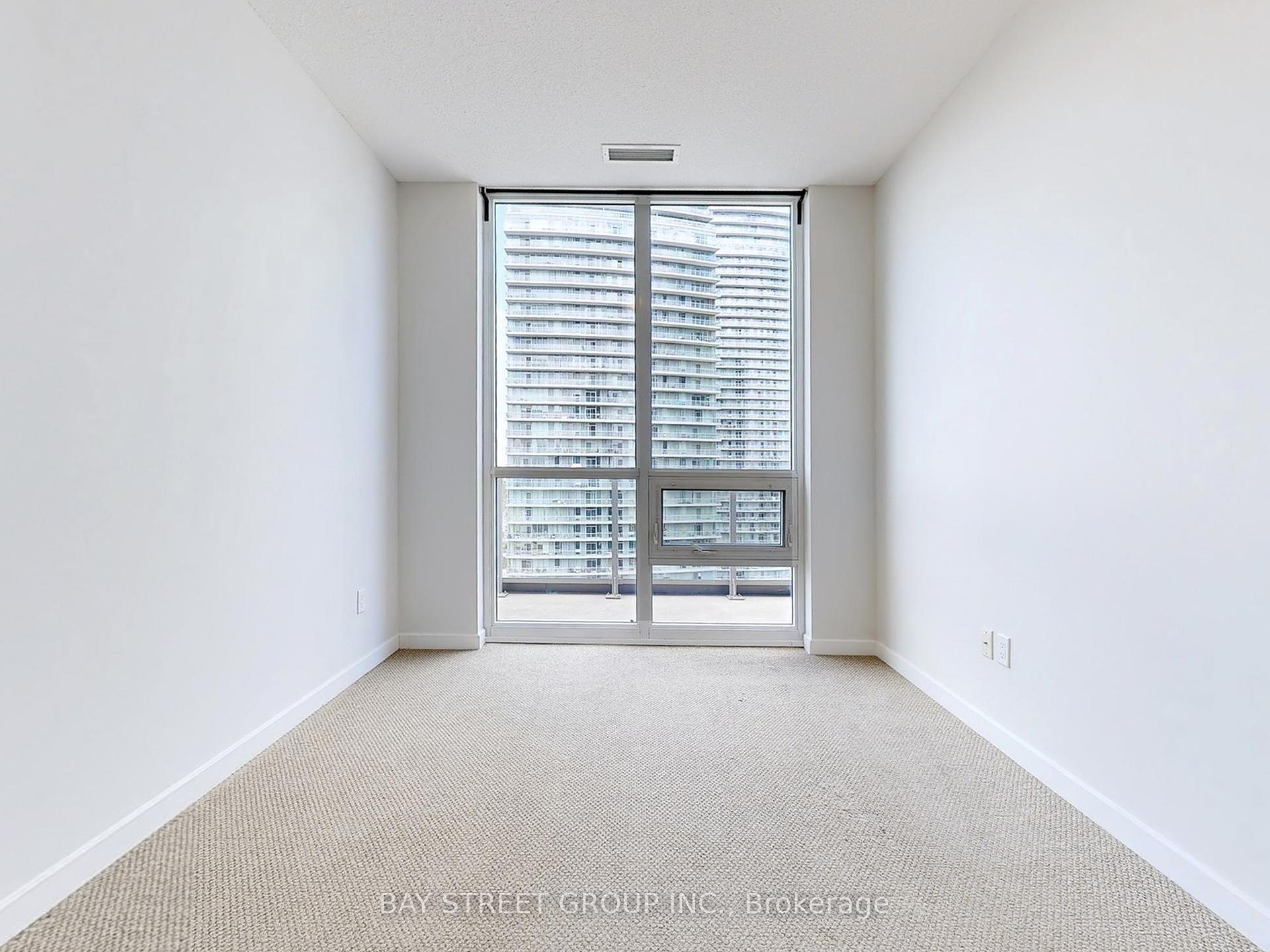 1 Bedroom Condo at 52 FOREST MANOR, Toronto For sale