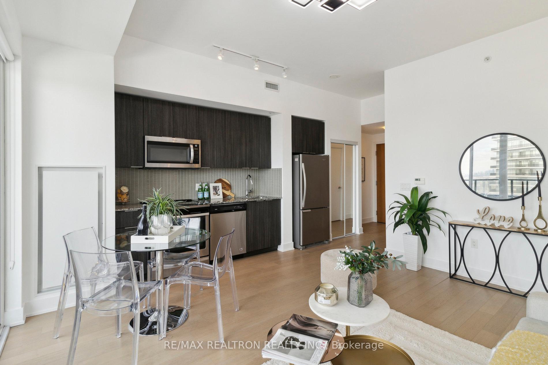 2 Bedrooms Condo at 30 Shore Breeze, Toronto For sale