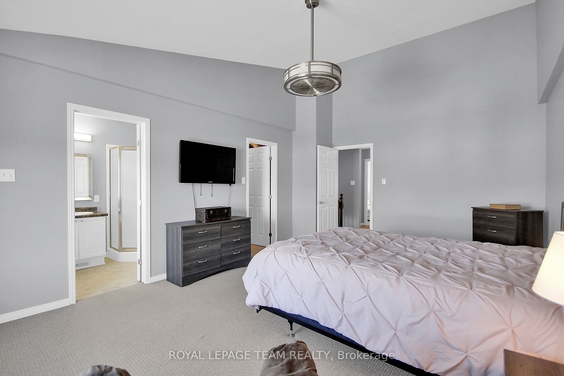 214 Cityview Crescent