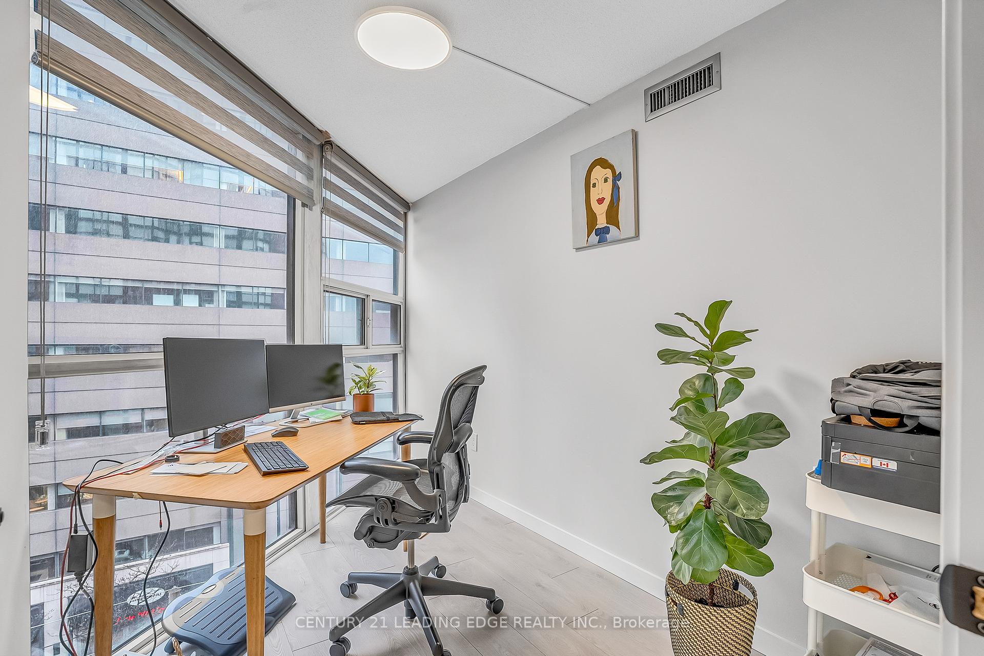 3 Bedrooms Condo at 705 King, Toronto For sale