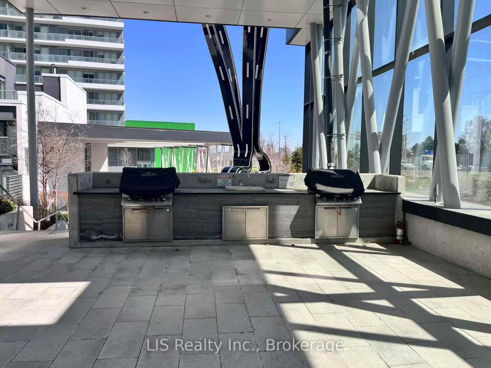 4 Bedrooms Condo at 95 Mcmahon,  Toronto For sale