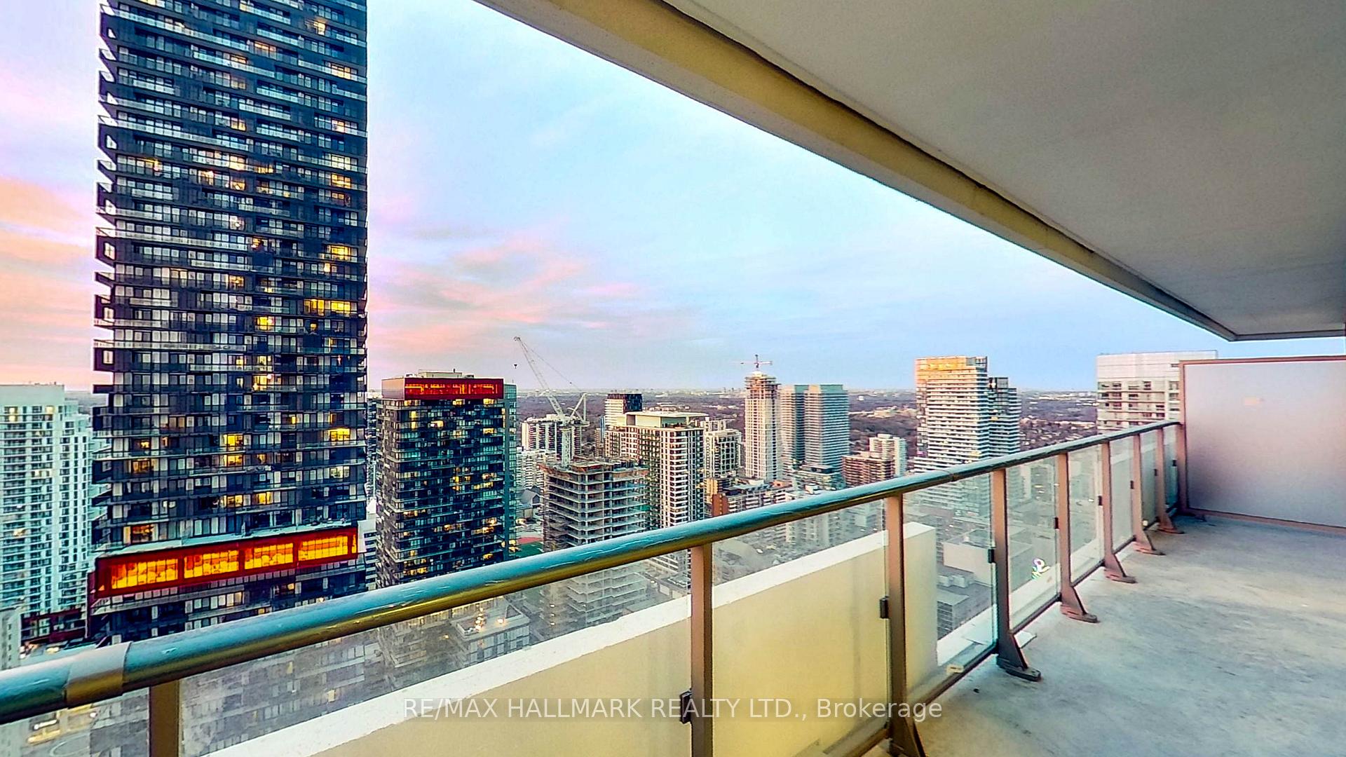 2 Bedrooms Condo at 2221 Yonge,  Toronto For sale