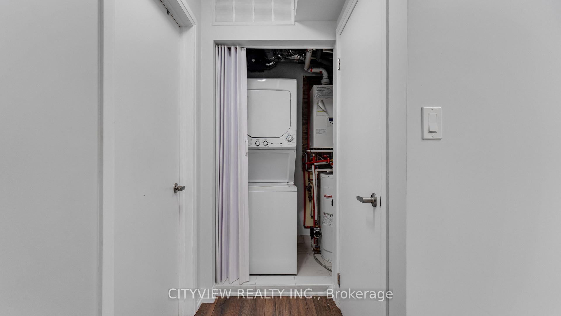 1 Bedroom Condo at 1145 Journeyman, Mississauga For sale