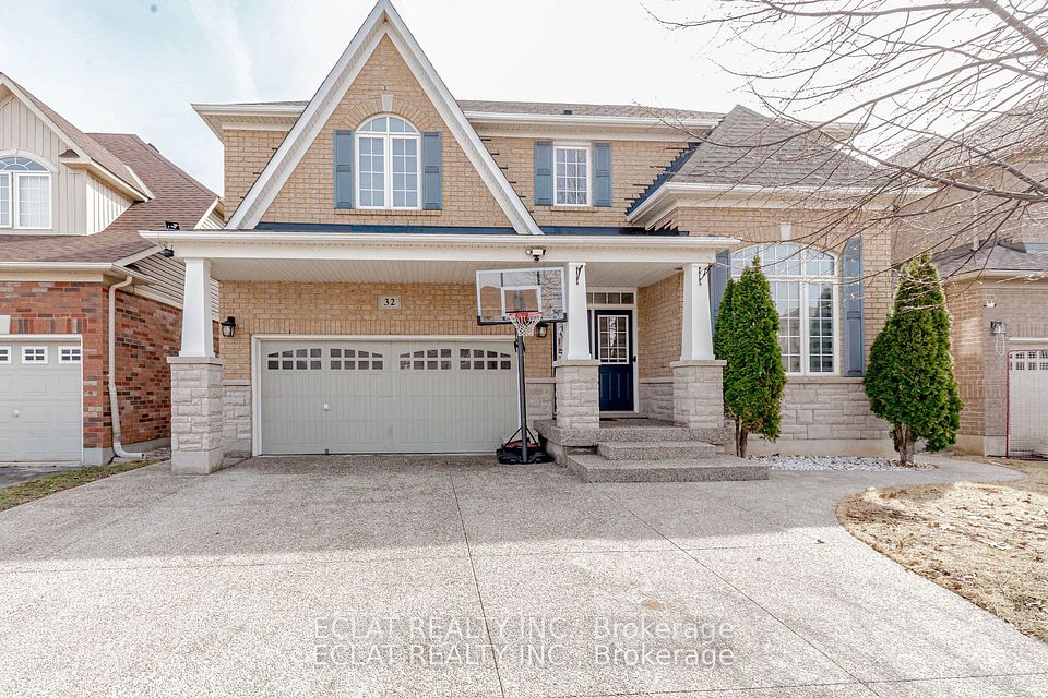 32 Nanaimo