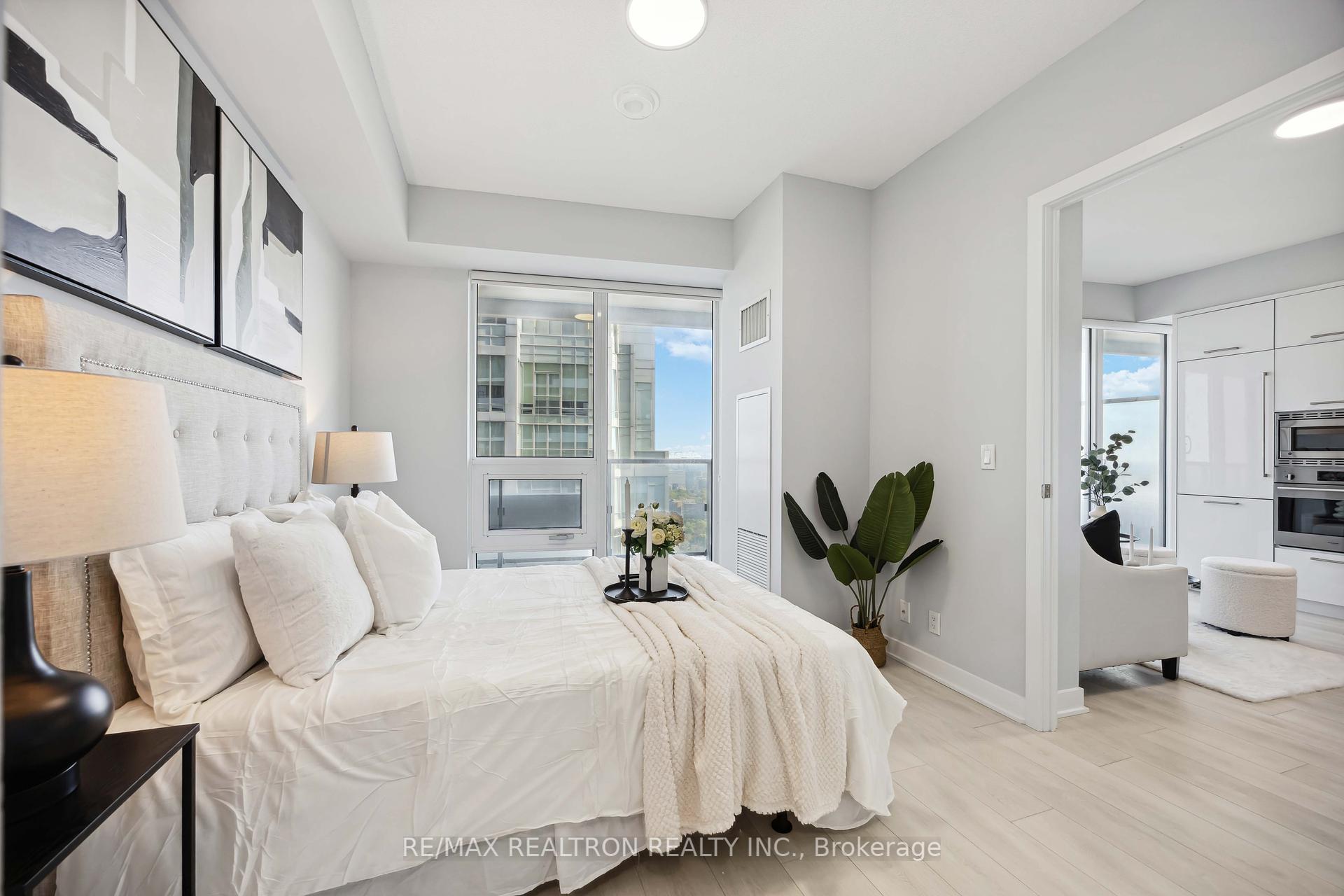 1 Bedroom Condo at 2221 Yonge, Toronto For sale