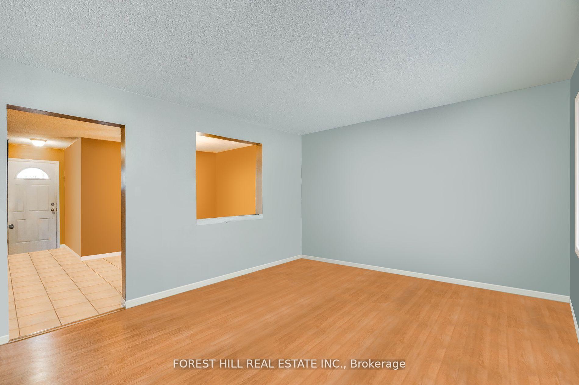 3 Bedrooms Condo at 10 Angus, Hamilton For sale