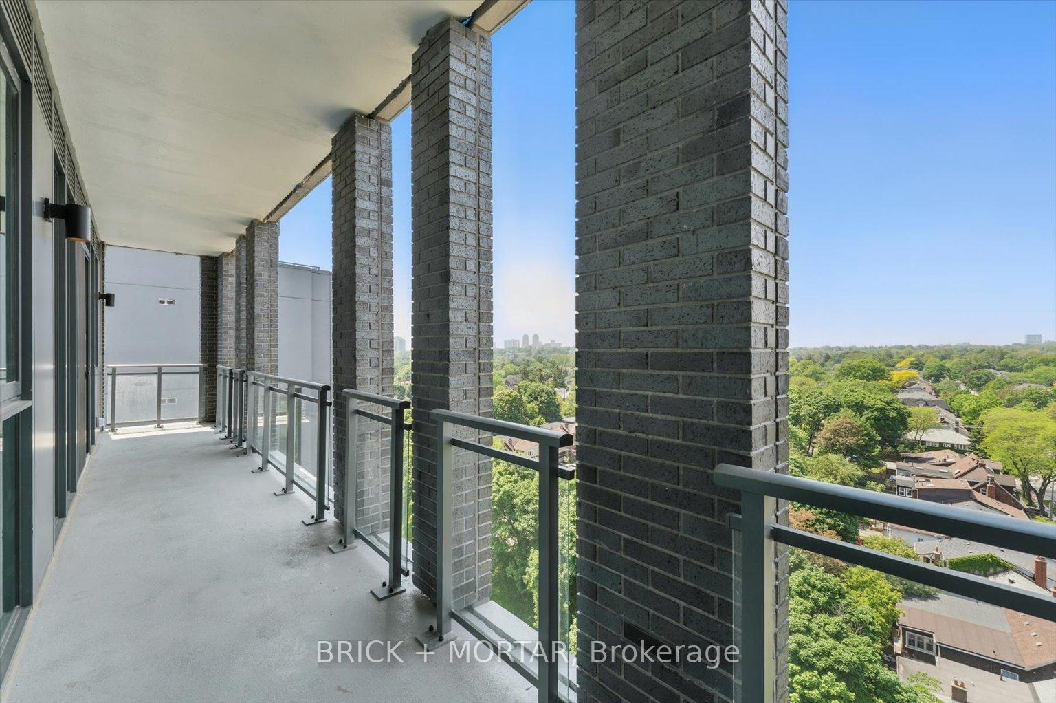 3 Bedrooms Condo at 1 Hillsdale, Toronto For sale