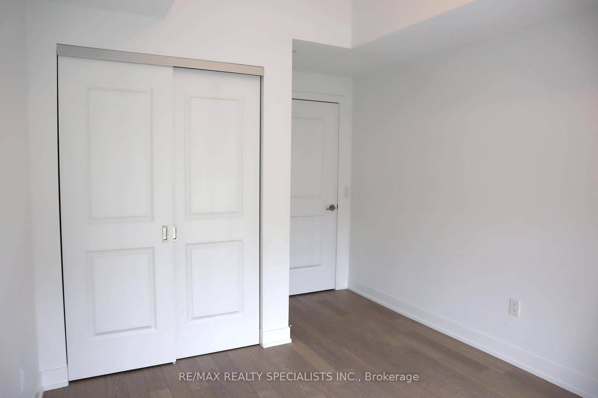 2 Bedrooms Condo at 1063 Douglas McCurdy, Mississauga For sale