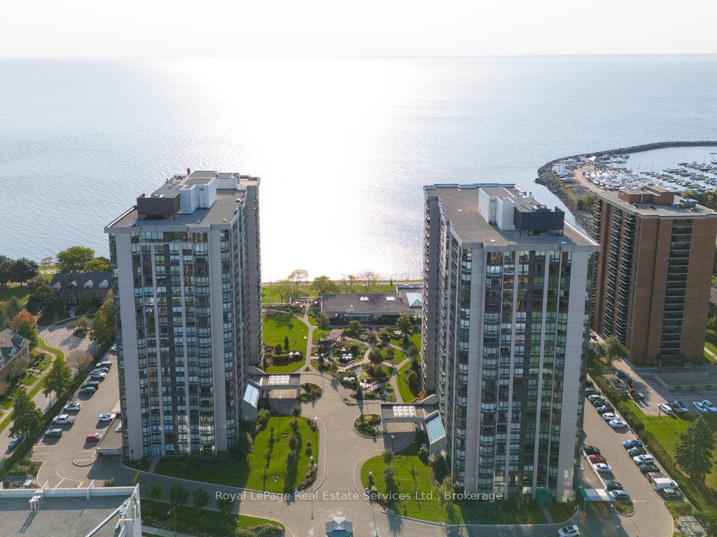 2 Bedrooms Condo at 2170 Marine, Oakville For sale
