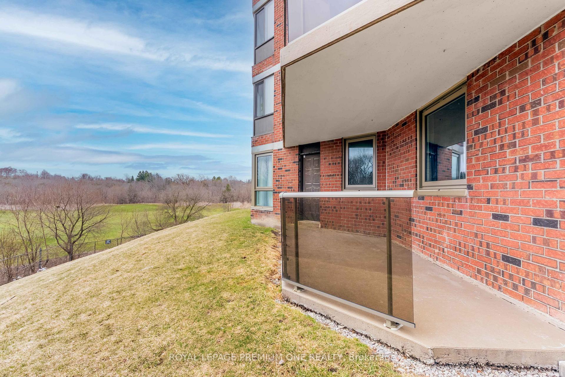 3 Bedrooms Condo at 238 Albion,  Toronto For sale