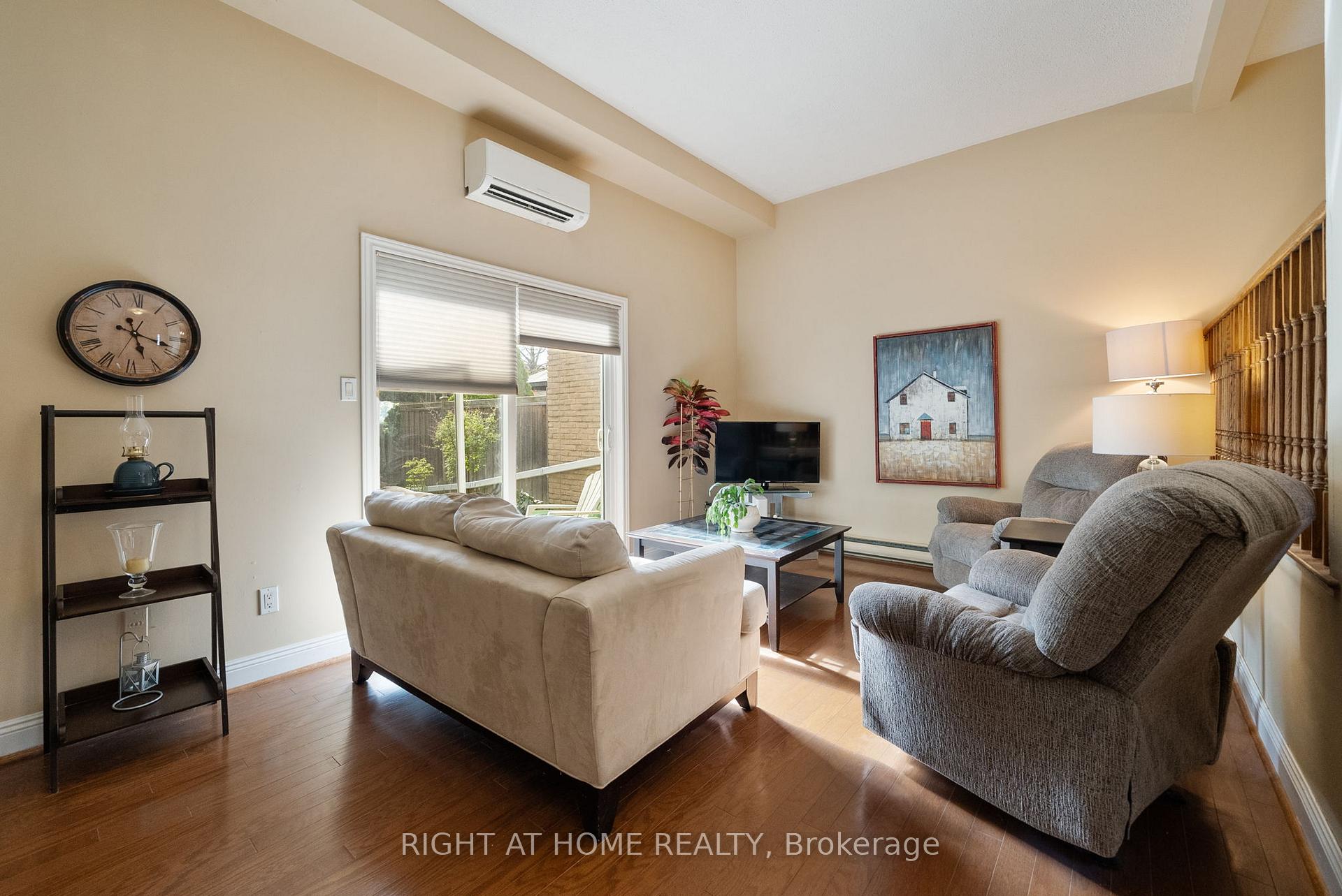 3 Bedrooms Condo at 121 Centennial, Toronto For sale
