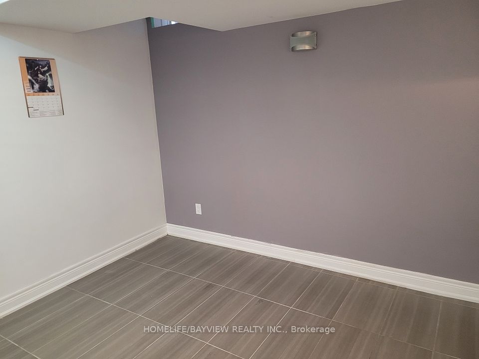 #(basement) - 45 Summitgreen Crescent, Brampton, ON L6R 0T4