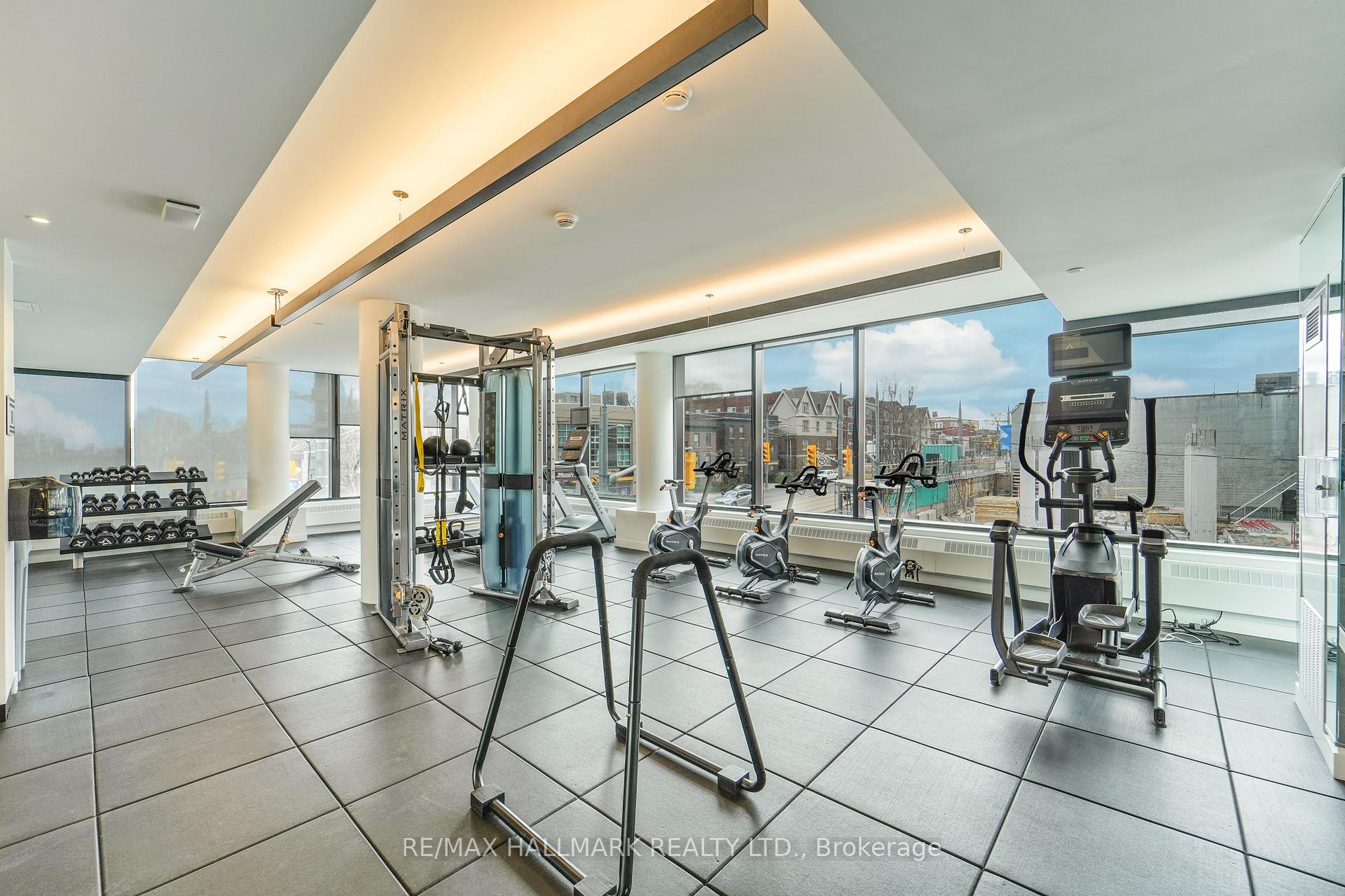 2 Bedrooms Condo at 185 Alberta, Toronto For sale