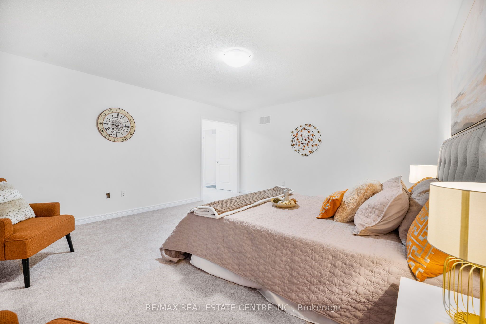 5 Forsyth Crescent E