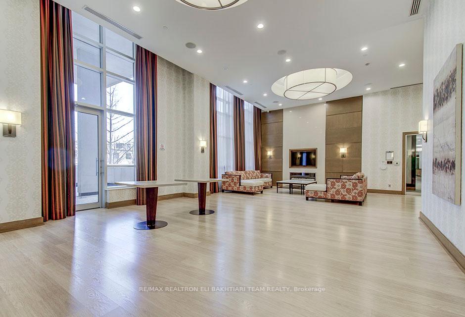 2 Bedrooms Condo at 100 Harrison Garden,  Toronto For sale