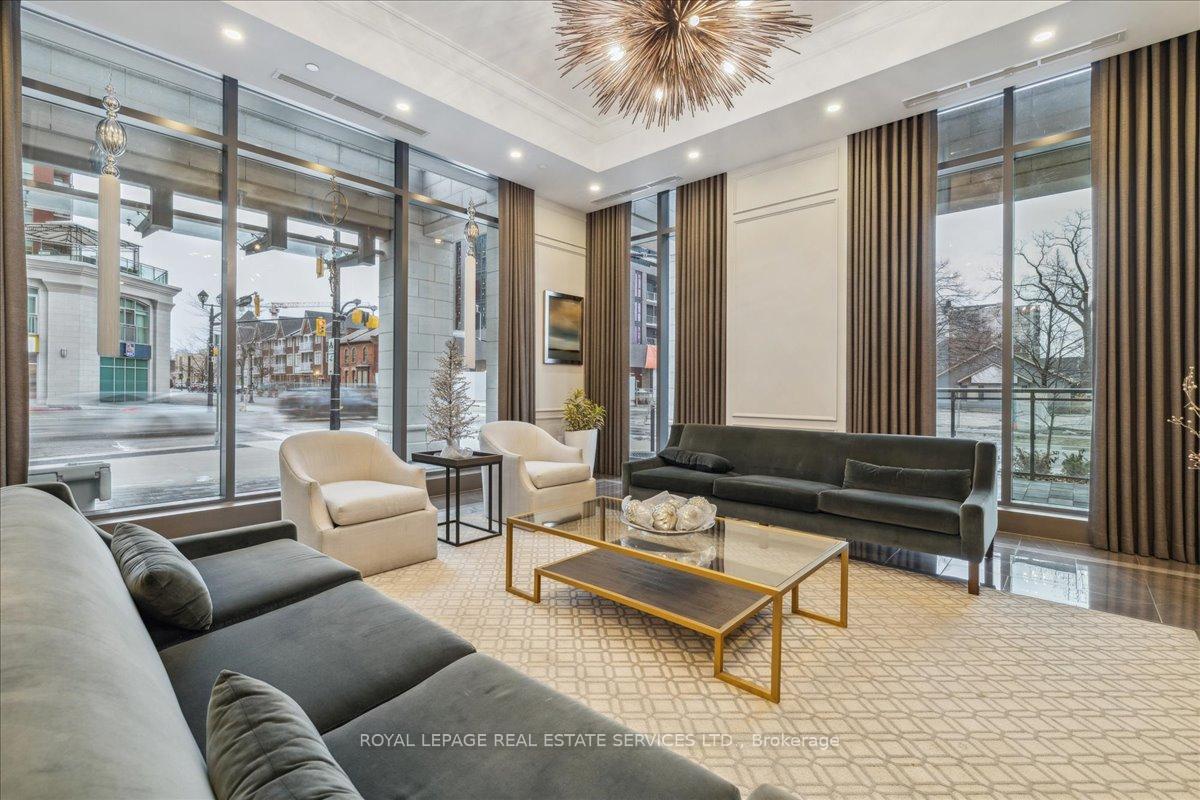 3 Bedrooms Condo at 2060 Lakeshore, Burlington For sale