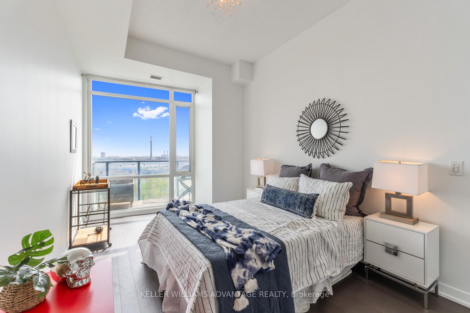 2 Bedrooms Condo at 120 Bayview, Toronto For sale