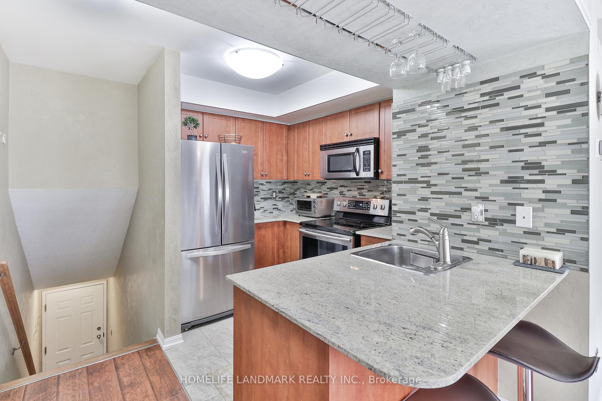 3 Bedrooms Condo at 26 Laidlaw, Toronto For sale
