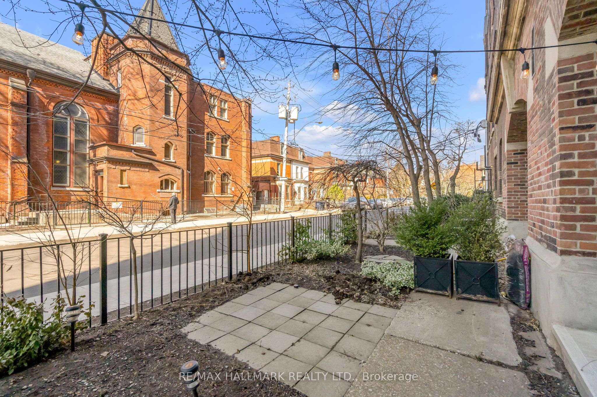 183 Dovercourt Road, #106