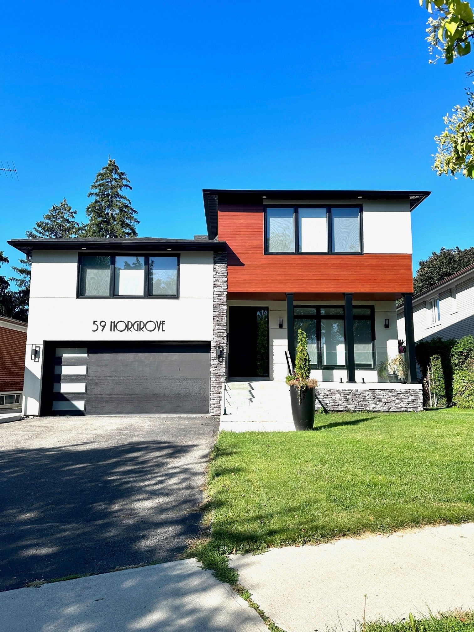 59 NORGROVE Crescent Toronto W09 Ontario M9P 3C7