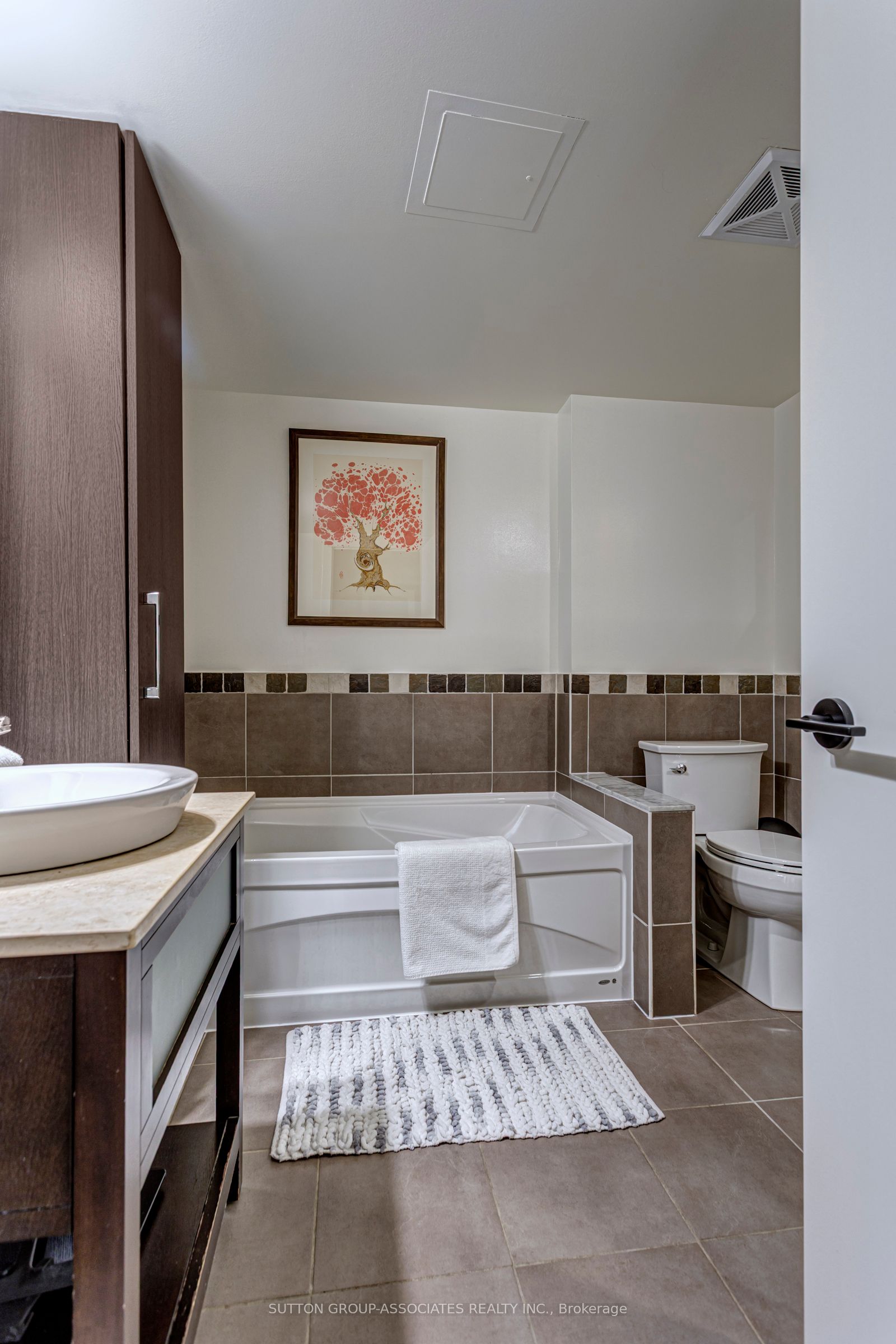 1100 Lansdowne Avenue, #333