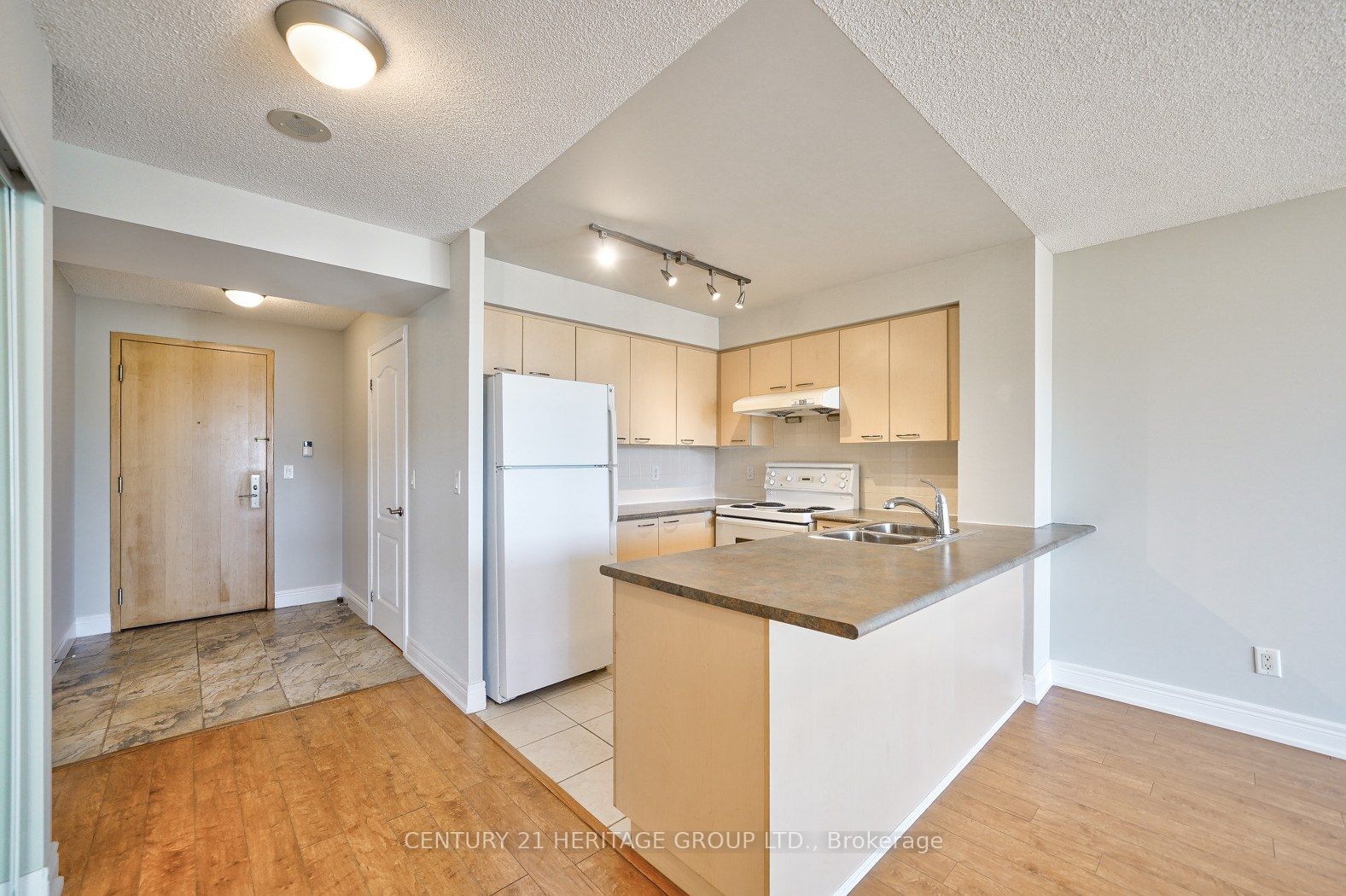 62 Suncrest Boulevard, #703
