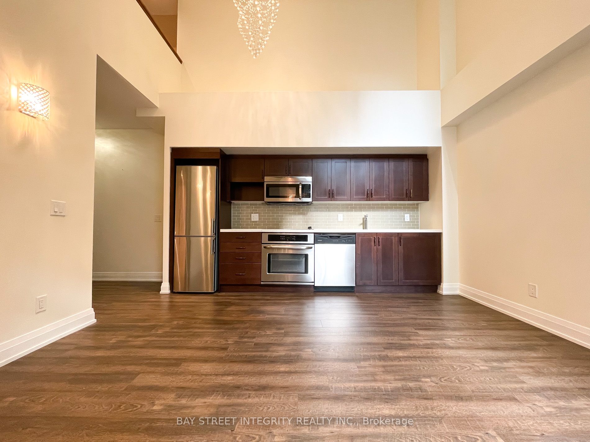 565 Wilson Avenue, #W120