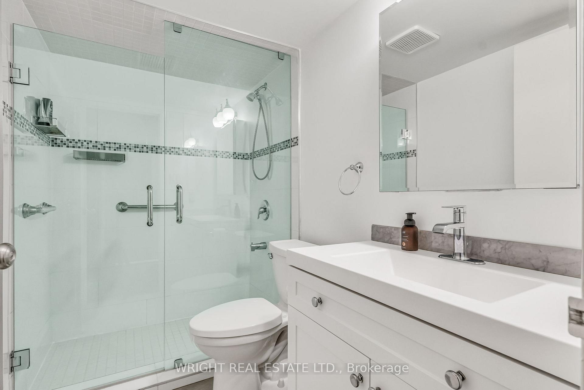 3 Bedrooms Condo at 1580 Mississauga Valley,  Mississauga For sale