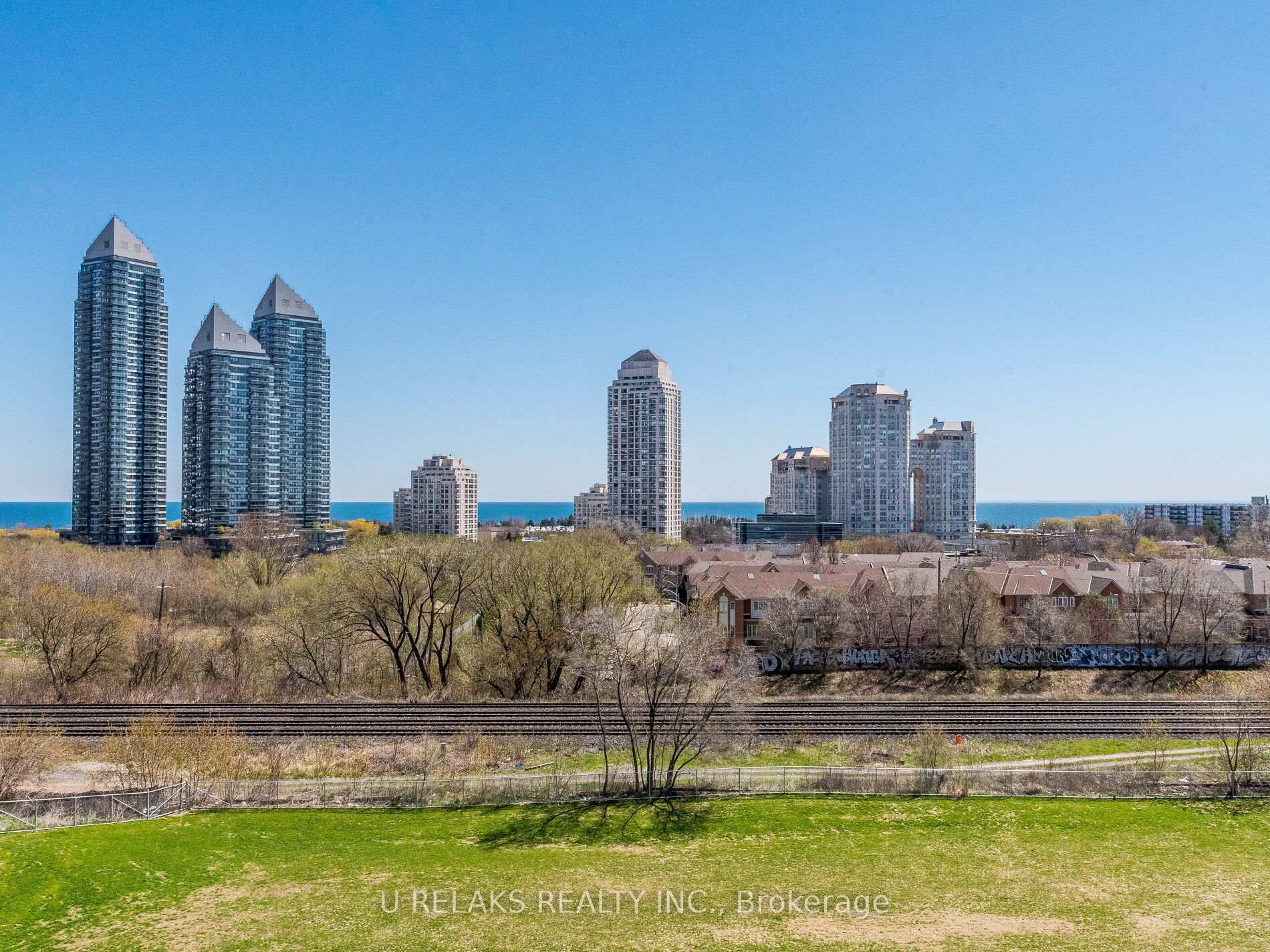 2 Bedrooms Condo at 251 Manitoba,  Toronto For sale