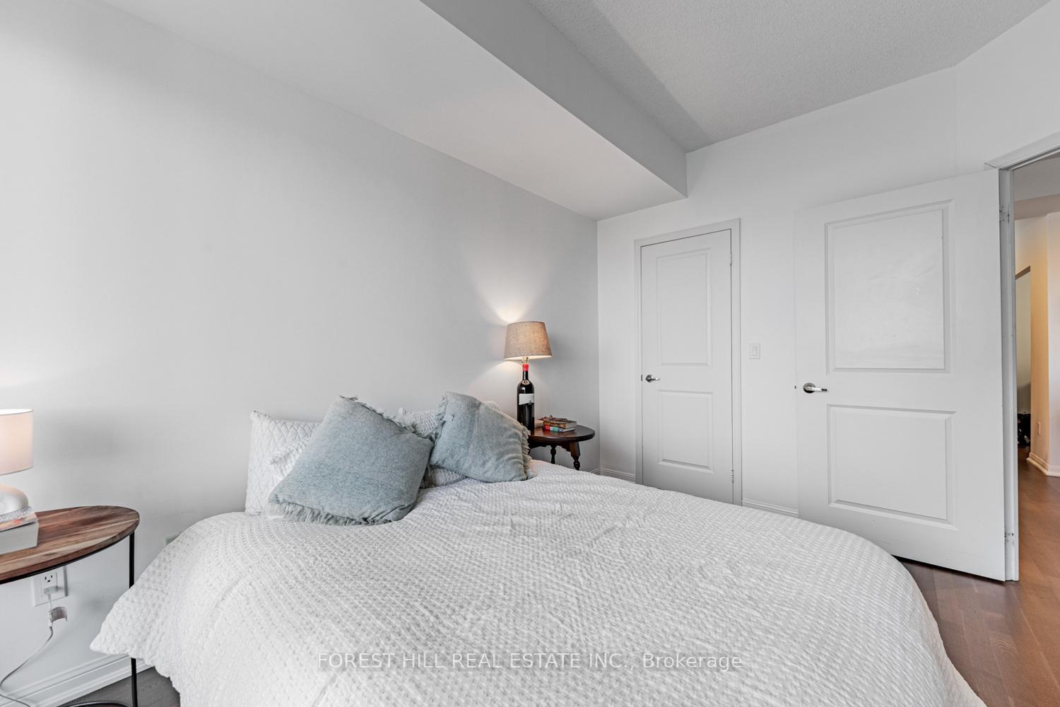 2 Bedrooms Condo at 21 Grand Magazine, Toronto For sale