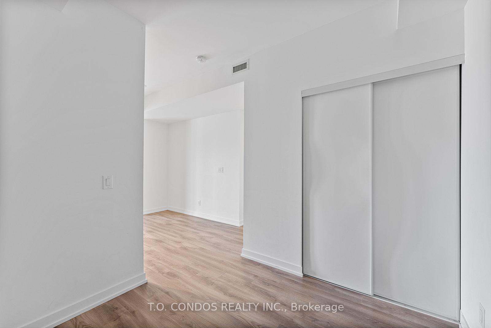 1 Bedroom Condo at 20 Edward,  Toronto For sale