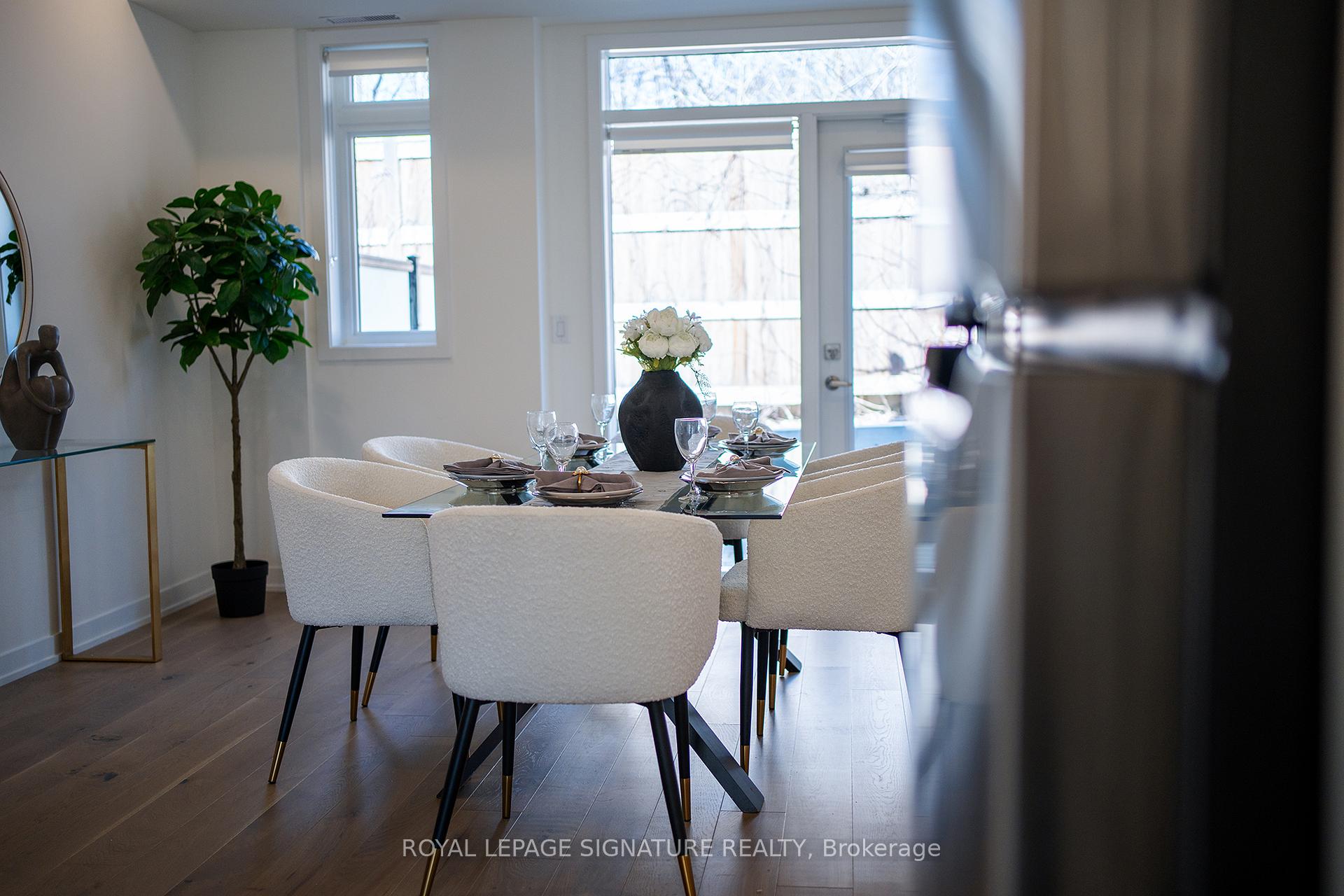 3 Bedrooms Condo at 110 Canon Jackson,  Toronto For sale