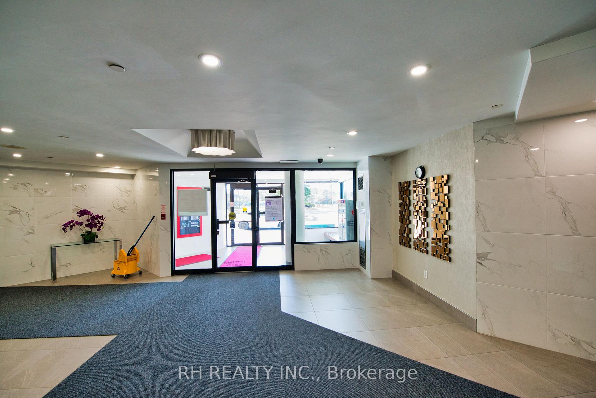 3 Bedrooms Condo at 300 Alton Towers, Toronto For sale