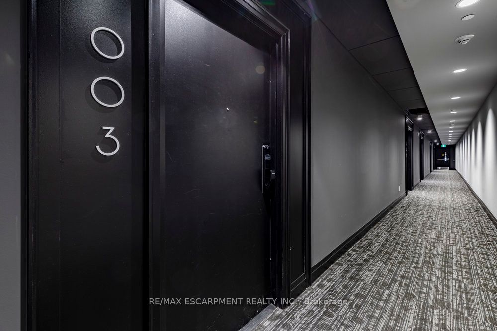 95 Dundas Street W, #003