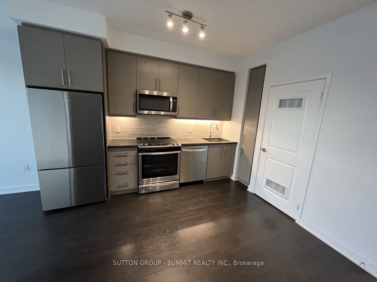 85 ONEIDA Crescent, #401