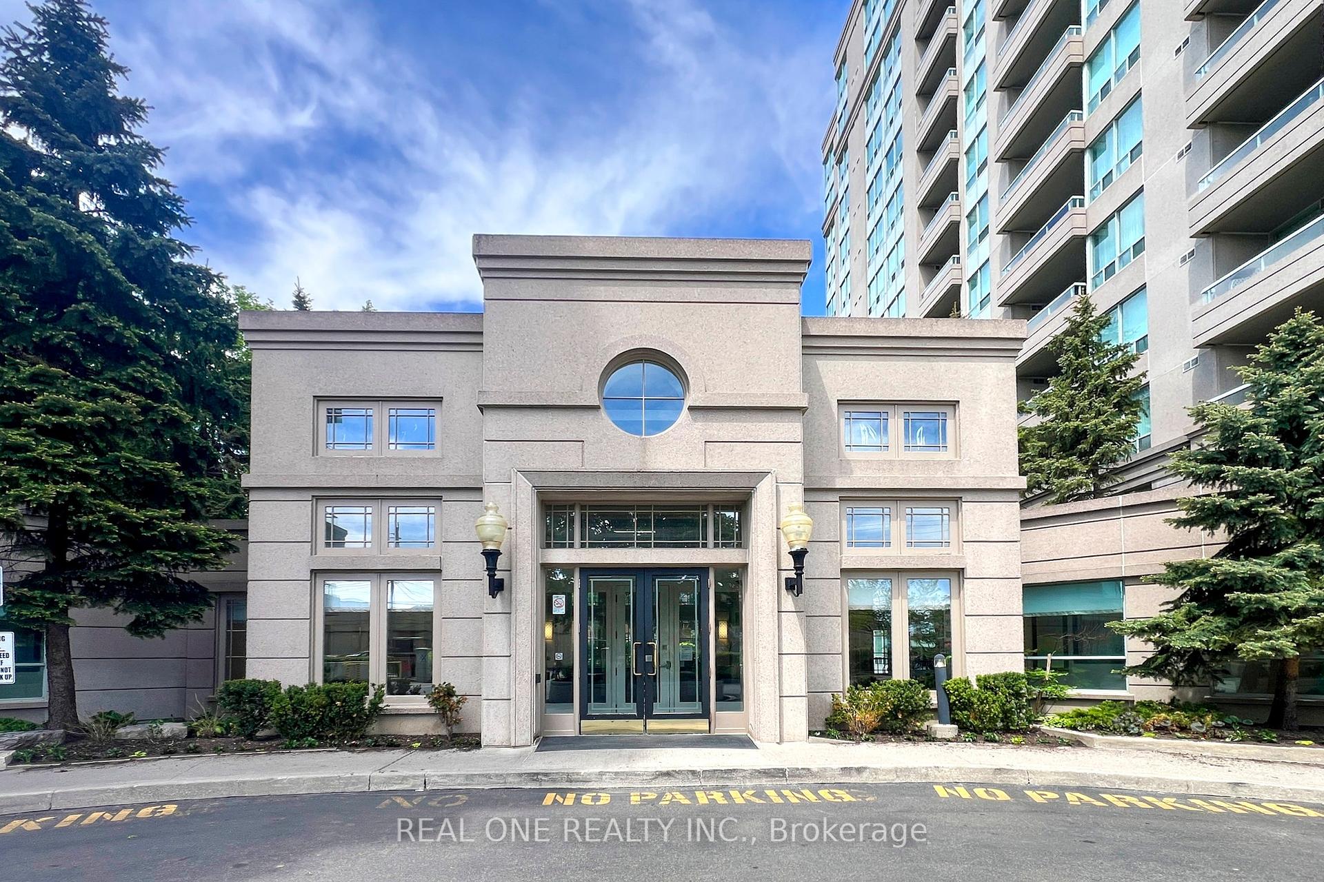 2 Bedrooms Condo at 8 Covington, Toronto For sale