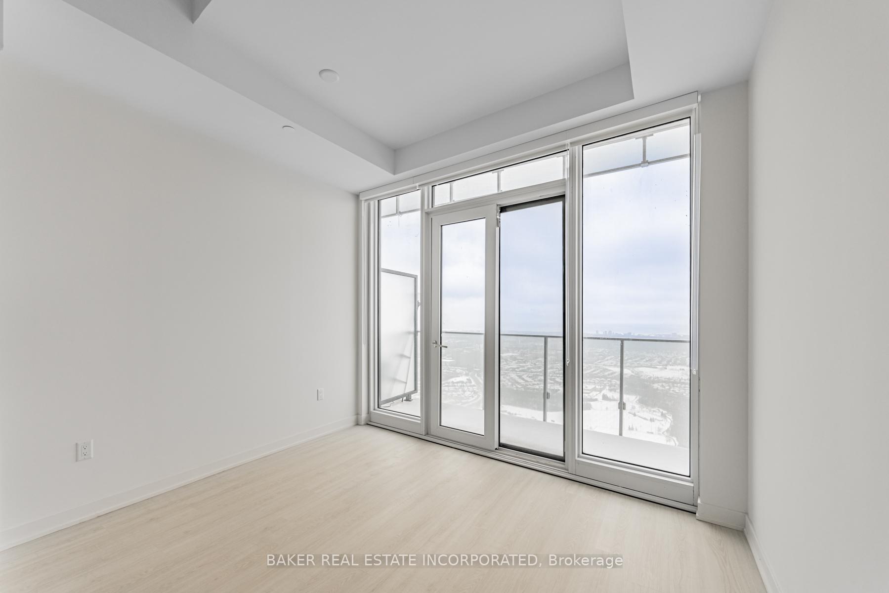 3 Bedrooms Condo at 3883 Quartz, Mississauga For sale