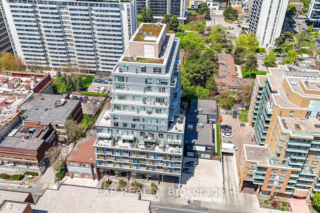 2 Bedrooms Condo at 68 Merton, Toronto For sale
