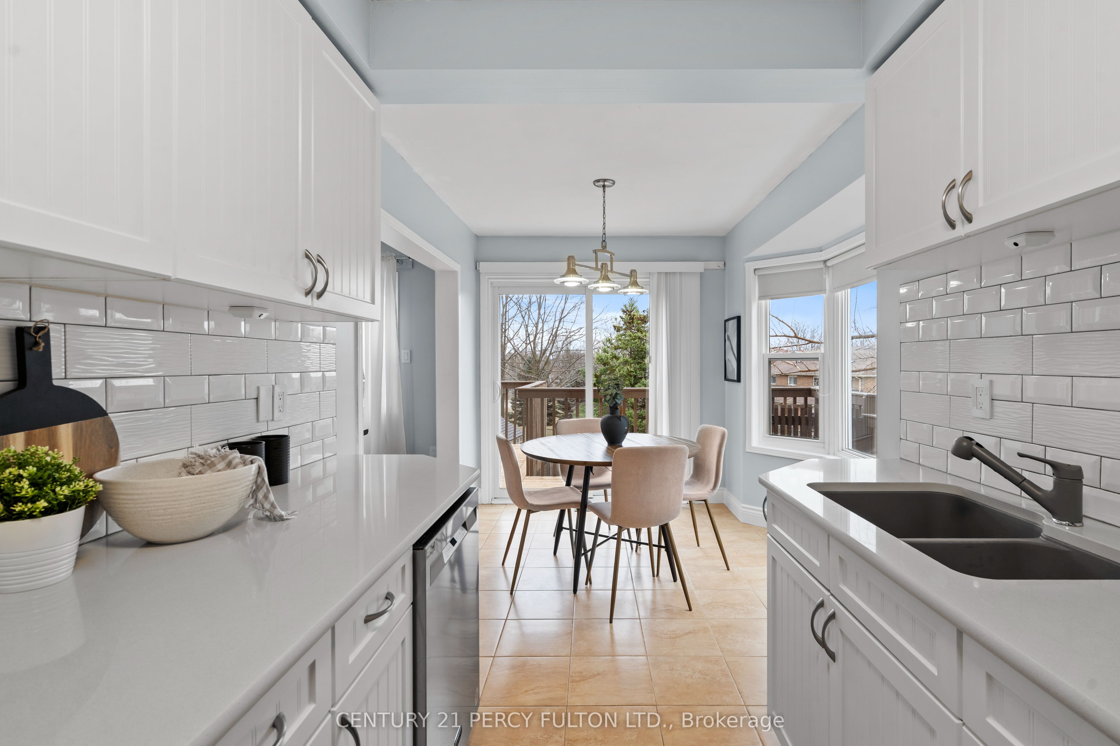 25 Heaver Drive, Whitby, ON L1N 9K4