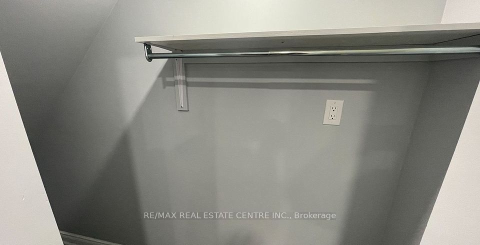 https://trreb-image.ampre.ca/H8mIE43tKtTpOo4lfBkLRMixBGUZPM-_f1k-jhR-EDg/rs:fit:960:960/wm:.5:so:0:50:.4/wmsh:10/wmt:PHNwYW4gZm9yZWdyb3VuZD0nd2hpdGUnIGZvbnQ9JzY4Jz5SRS9NQVggUkVBTCBFU1RBVEUgQ0VOVFJFIElOQy4sIEJyb2tlcmFnZTwvc3Bhbj4/cb:20250225180325/L3RycmViL2xpc3RpbmdzLzQwLzY1Lzc2LzA2L3AvMWFlNjY5ZGMtYzM4MS00ZWY1LWE2NjUtM2VmMWY4ZGI2ZjQyLmpwZw.jpg