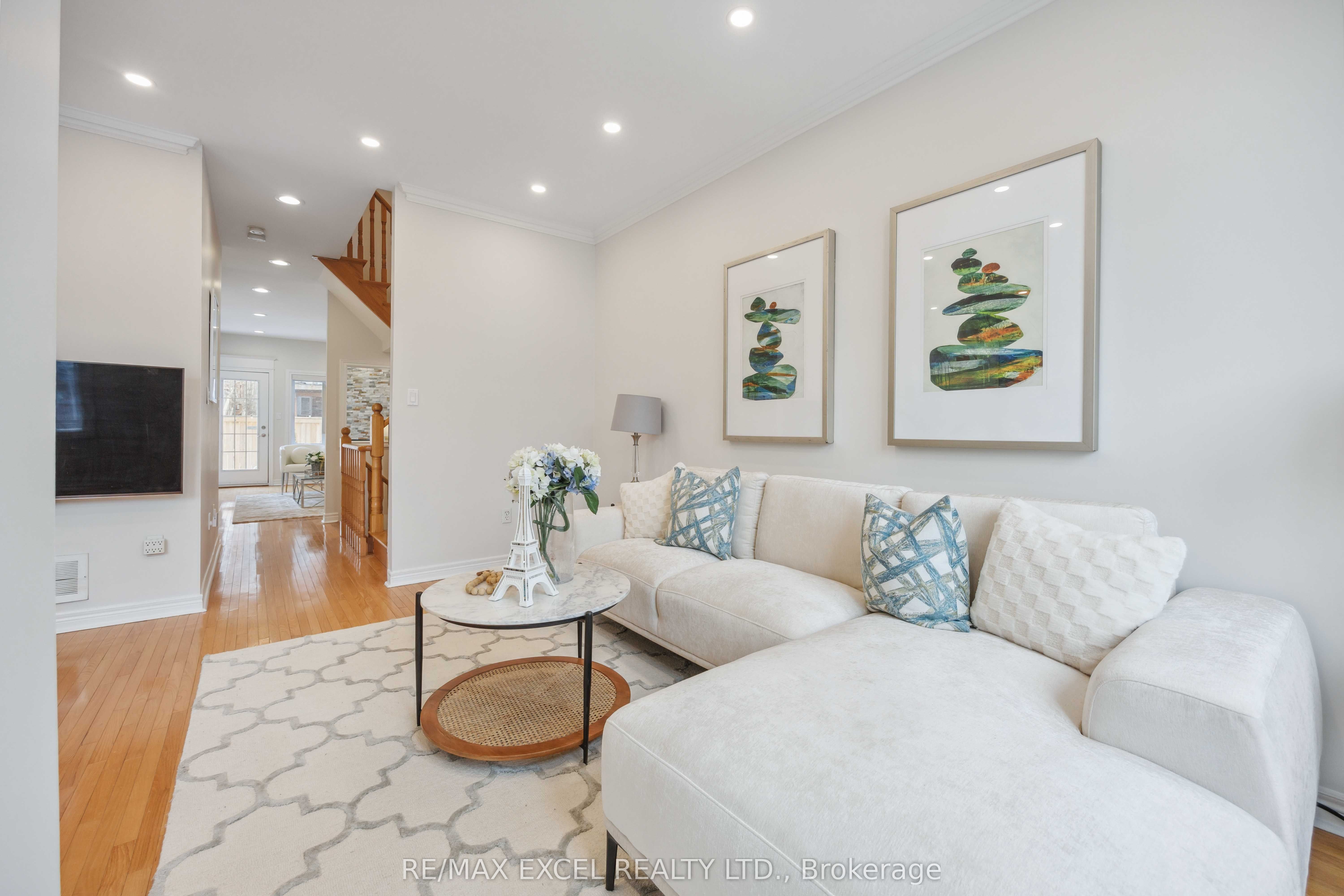 255 Shaftsbury Avenue, #66