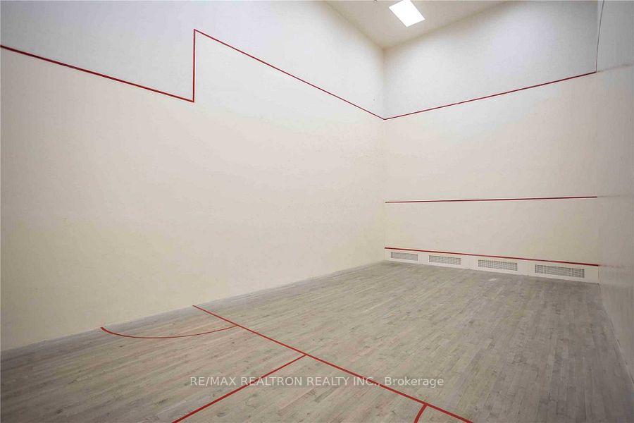 2 Bedrooms Condo at 3233 Eglinton,  Toronto For sale