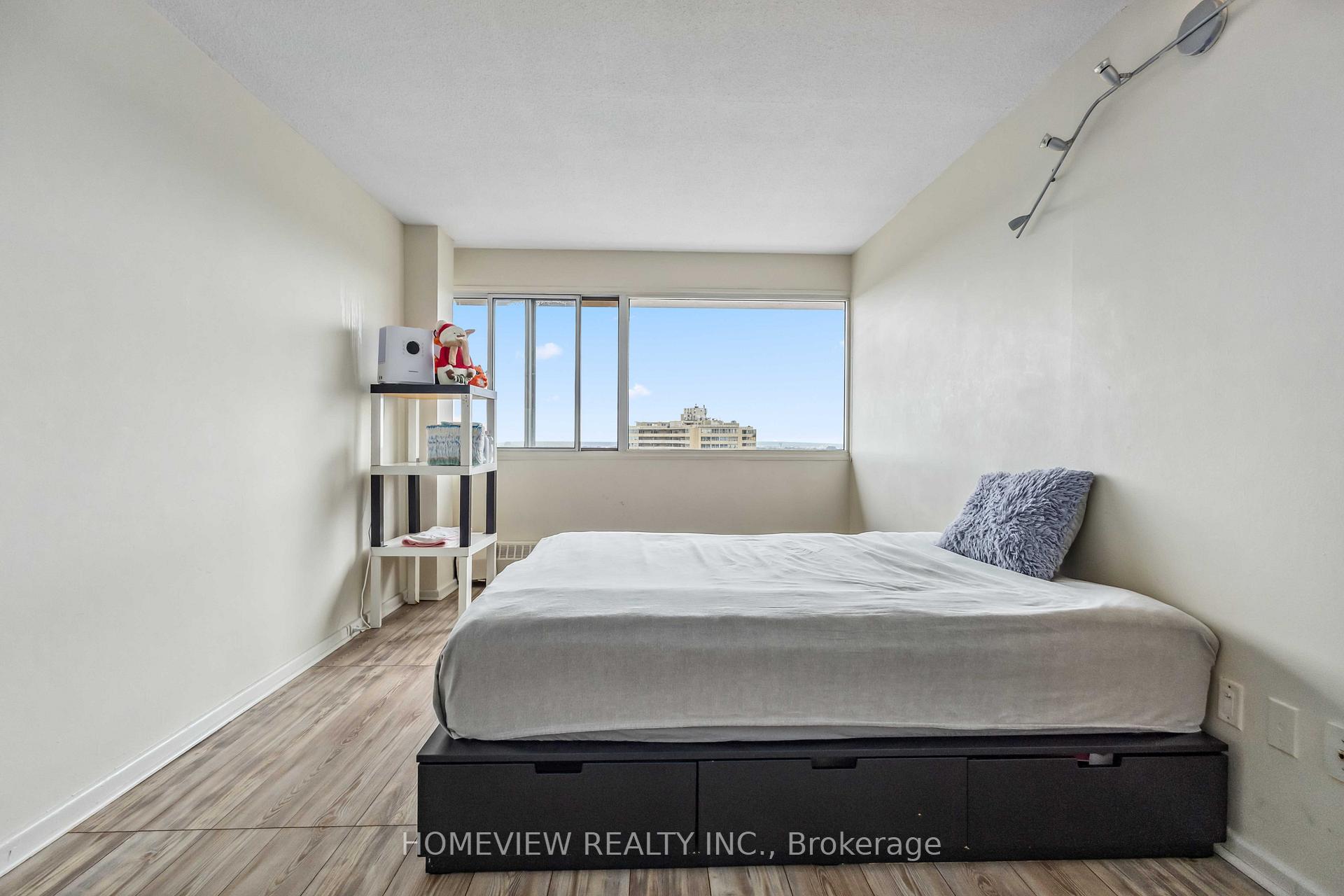 2 Bedrooms Condo at 715 DON MILLS,  Toronto For sale